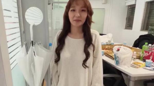 娃娃脸美女主动求多人群操